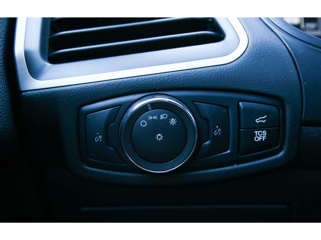 2022 Ford Edge SEL - AWD - Navigation - Leather Seats - Apple Car Play - Dual Zone Climate - Adaptive Cruise Photo