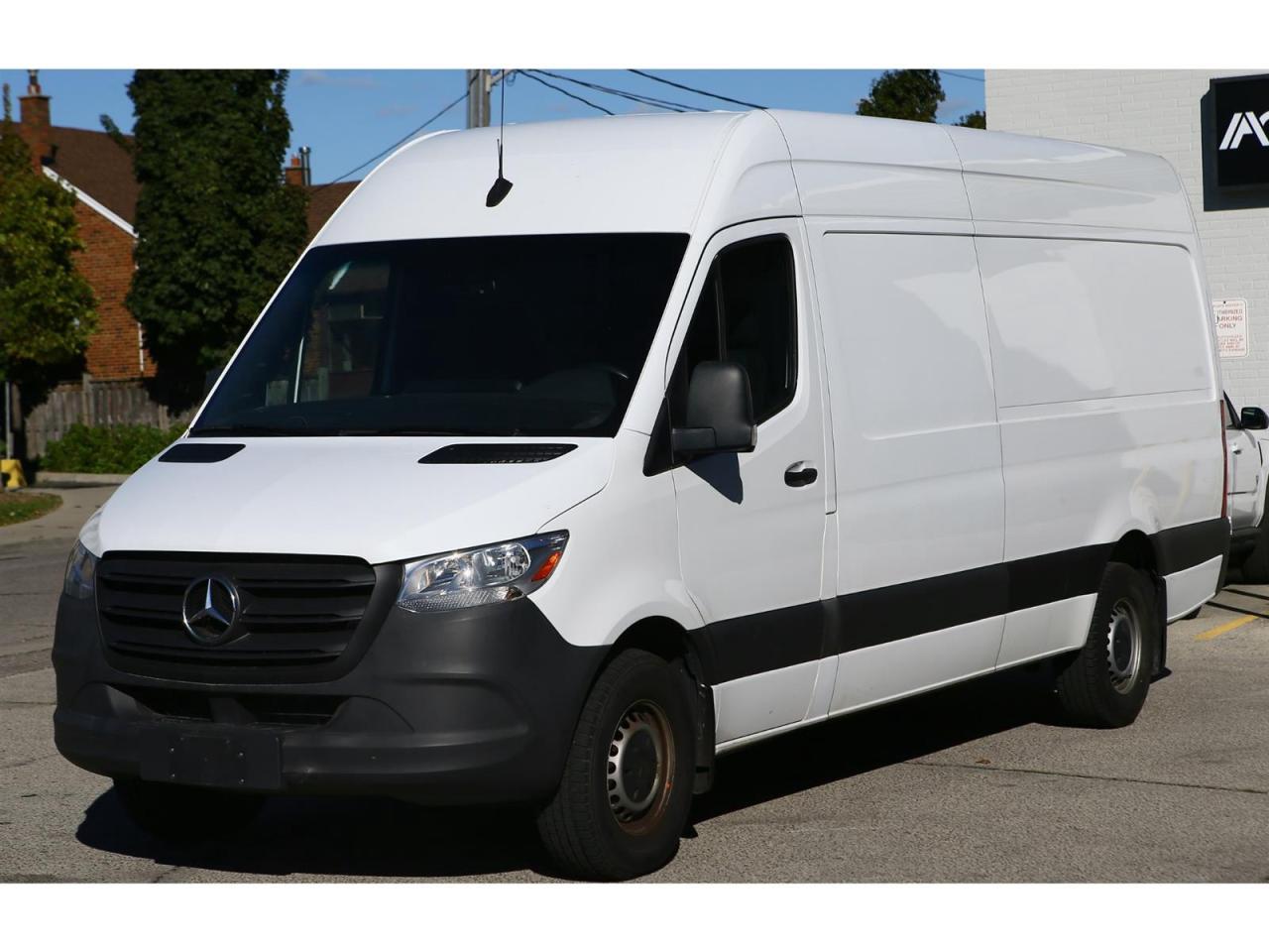 2022 Mercedes-Benz Sprinter 2500 170-in. WB High Roof Photo2