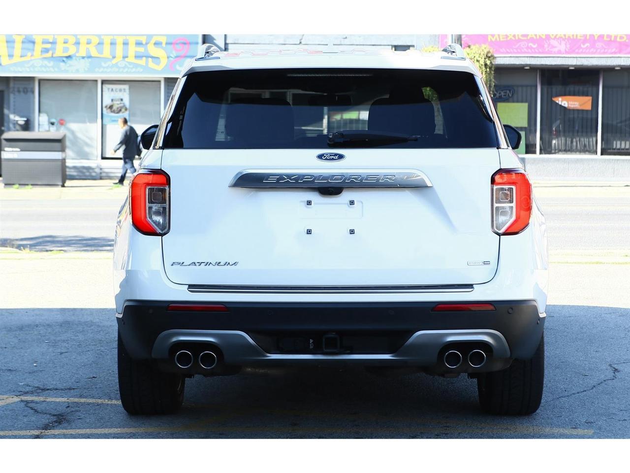 2020 Ford Explorer Platinum AWD | Panoramic Roof | Navigation | 6 Passenger Photo