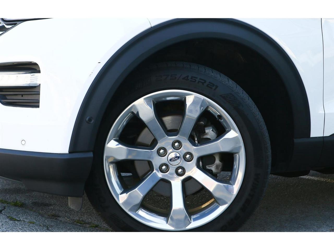 2020 Ford Explorer Platinum AWD | Panoramic Roof | Navigation | 6 Passenger Photo