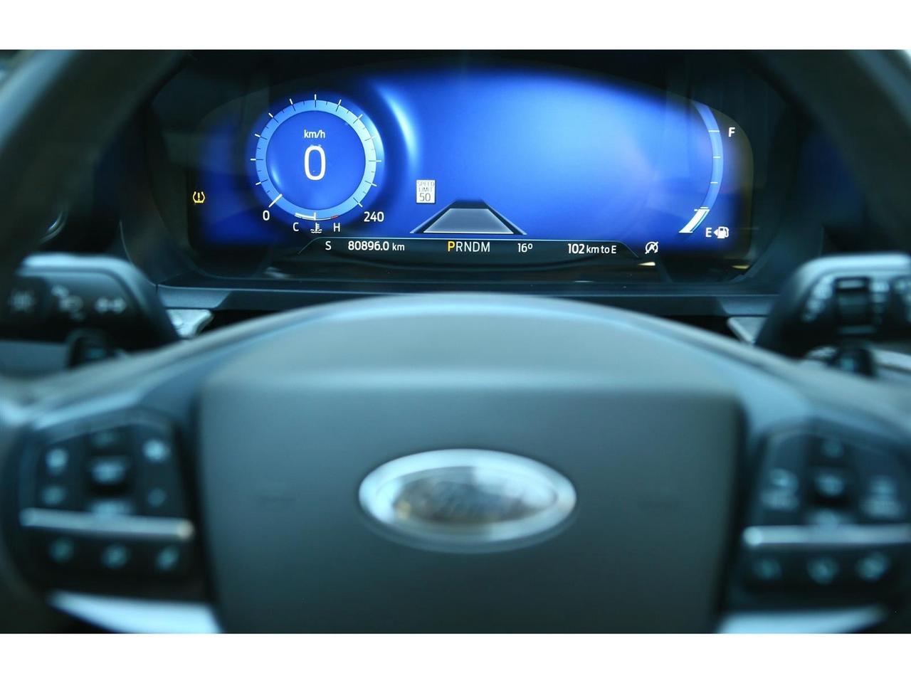 2020 Ford Explorer Platinum AWD | Panoramic Roof | Navigation | 6 Passenger Photo