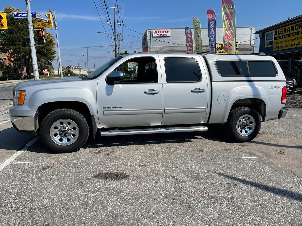 2012 GMC Sierra 1500 SLE Crew Cab 4WD Photo2