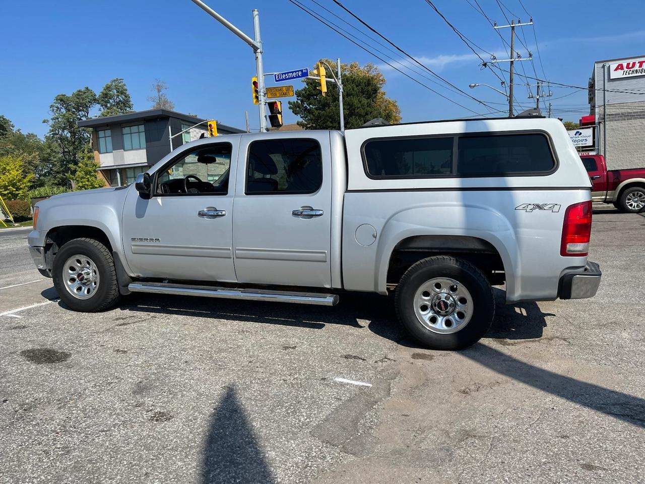 2012 GMC Sierra 1500 SLE Crew Cab 4WD Photo3