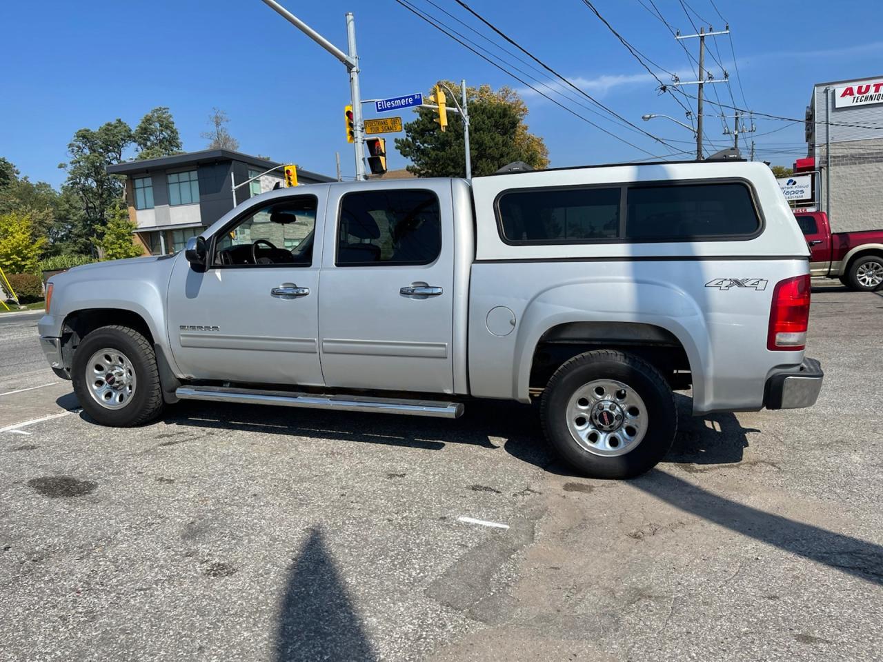 2012 GMC Sierra 1500 SLE Crew Cab 4WD Photo3