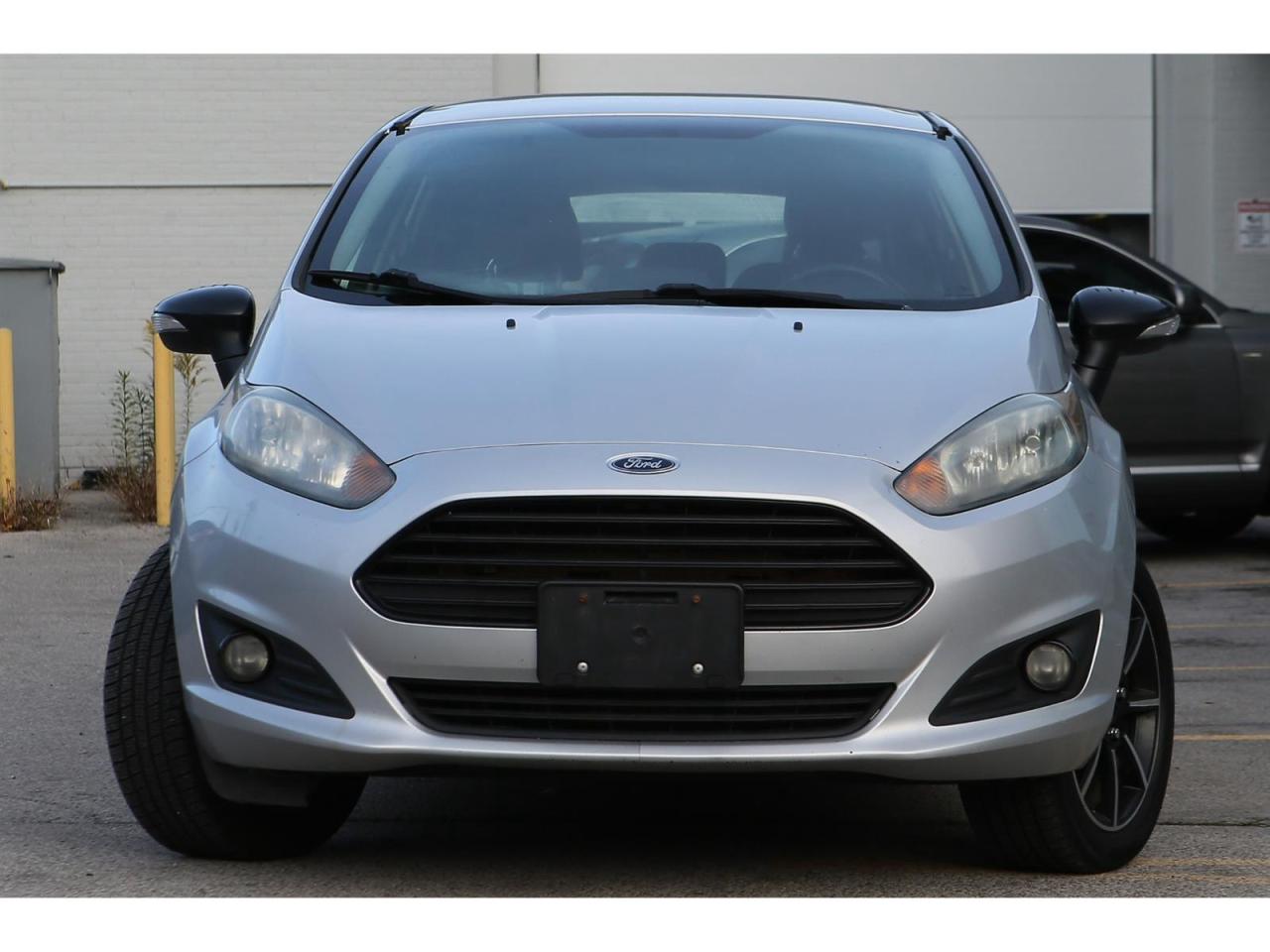 2016 Ford Fiesta SE Hatchback Photo