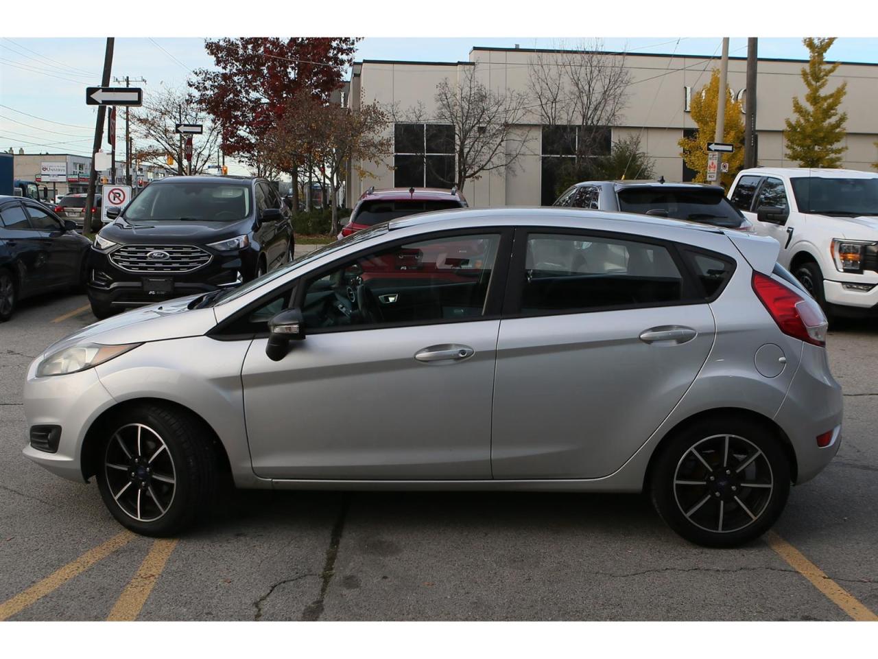 2016 Ford Fiesta SE Hatchback Photo