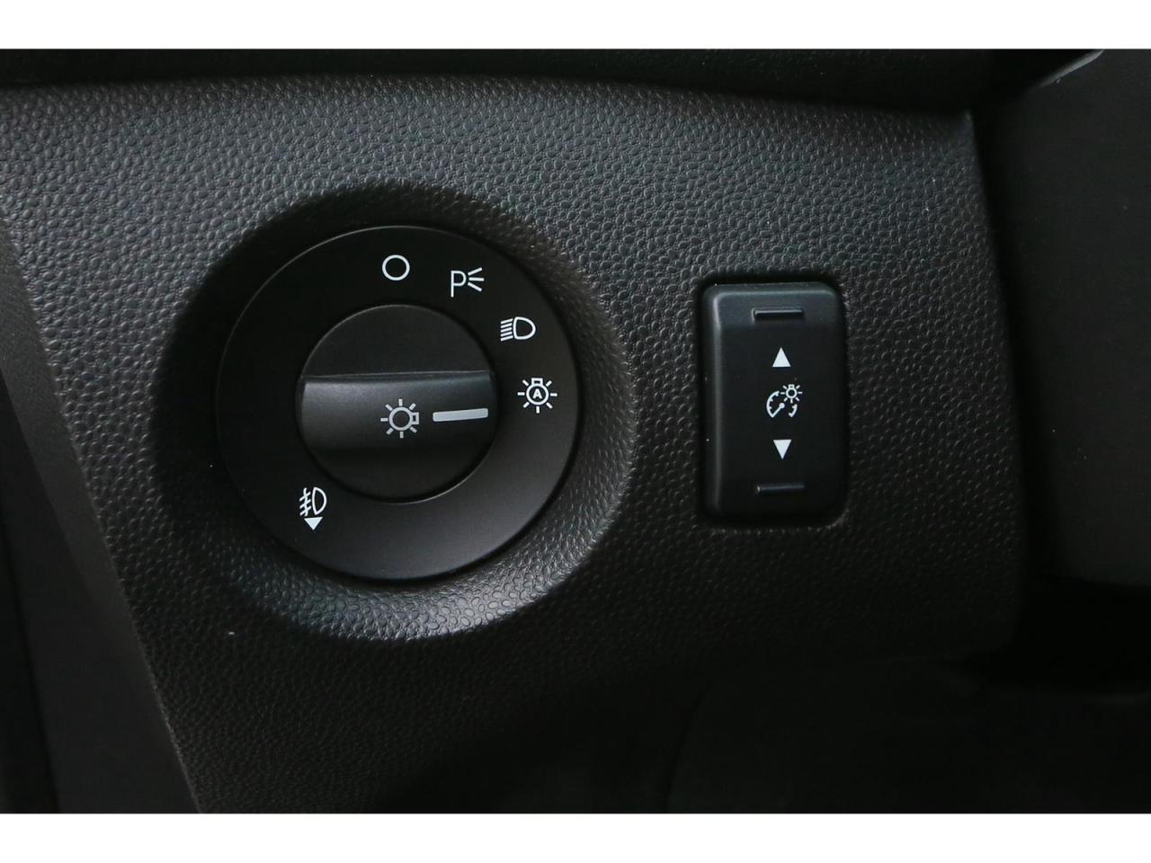 2016 Ford Fiesta SE Hatchback Photo