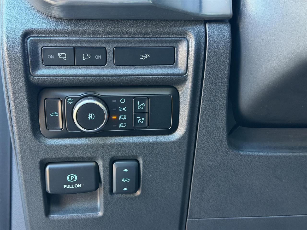 2023 Ford F-150 Lariat SuperCrew 4X4 Panoramic Roof | 20 inch Whls |12 inch Screen Lariat Sport Pkg | Full Leather Seats Photo