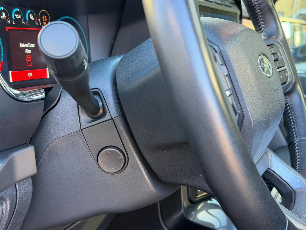 2023 Ford F-150 Lariat SuperCrew 4X4 Panoramic Roof | 20 inch Whls |12 inch Screen Lariat Sport Pkg | Full Leather Seats Photo