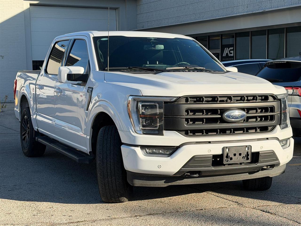 2023 Ford F-150 Lariat SuperCrew 4X4 Panoramic Roof | 20 inch Whls |12 inch Screen Lariat Sport Pkg | Full Leather Seats Photo