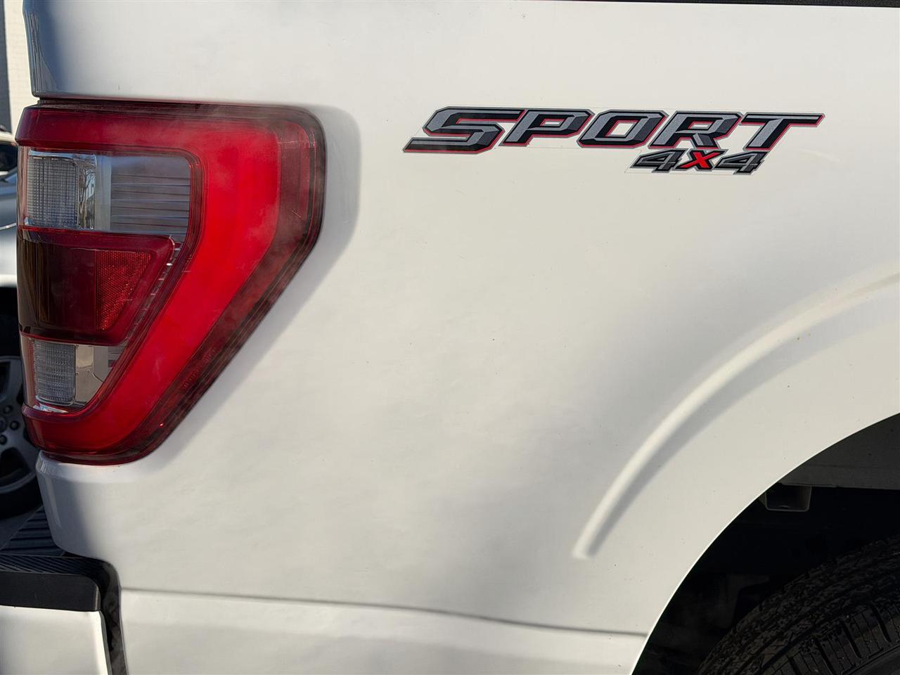 2023 Ford F-150 Lariat SuperCrew 4X4 Panoramic Roof | 20 inch Whls |12 inch Screen Lariat Sport Pkg | Full Leather Seats Photo