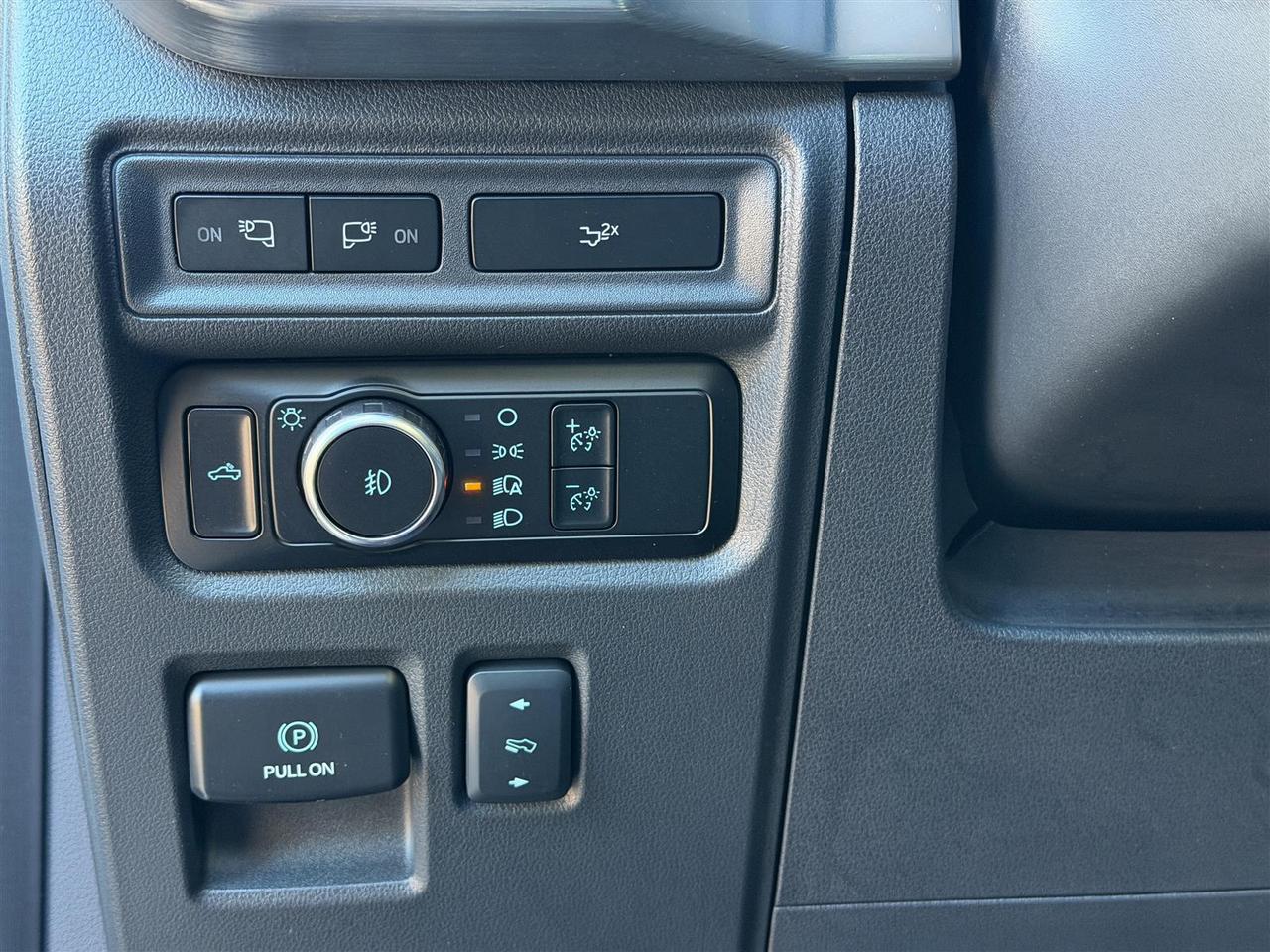 2023 Ford F-150 Lariat SuperCrew 4X4 Panoramic Roof | 20 inch Whls |12 inch Screen Lariat Sport Pkg | Full Leather Seats Photo