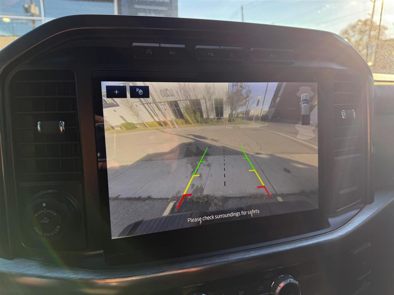 2023 Ford F-150 Lariat SuperCrew 4X4 Panoramic Roof | 20 inch Whls |12 inch Screen Lariat Sport Pkg | Full Leather Seats Photo