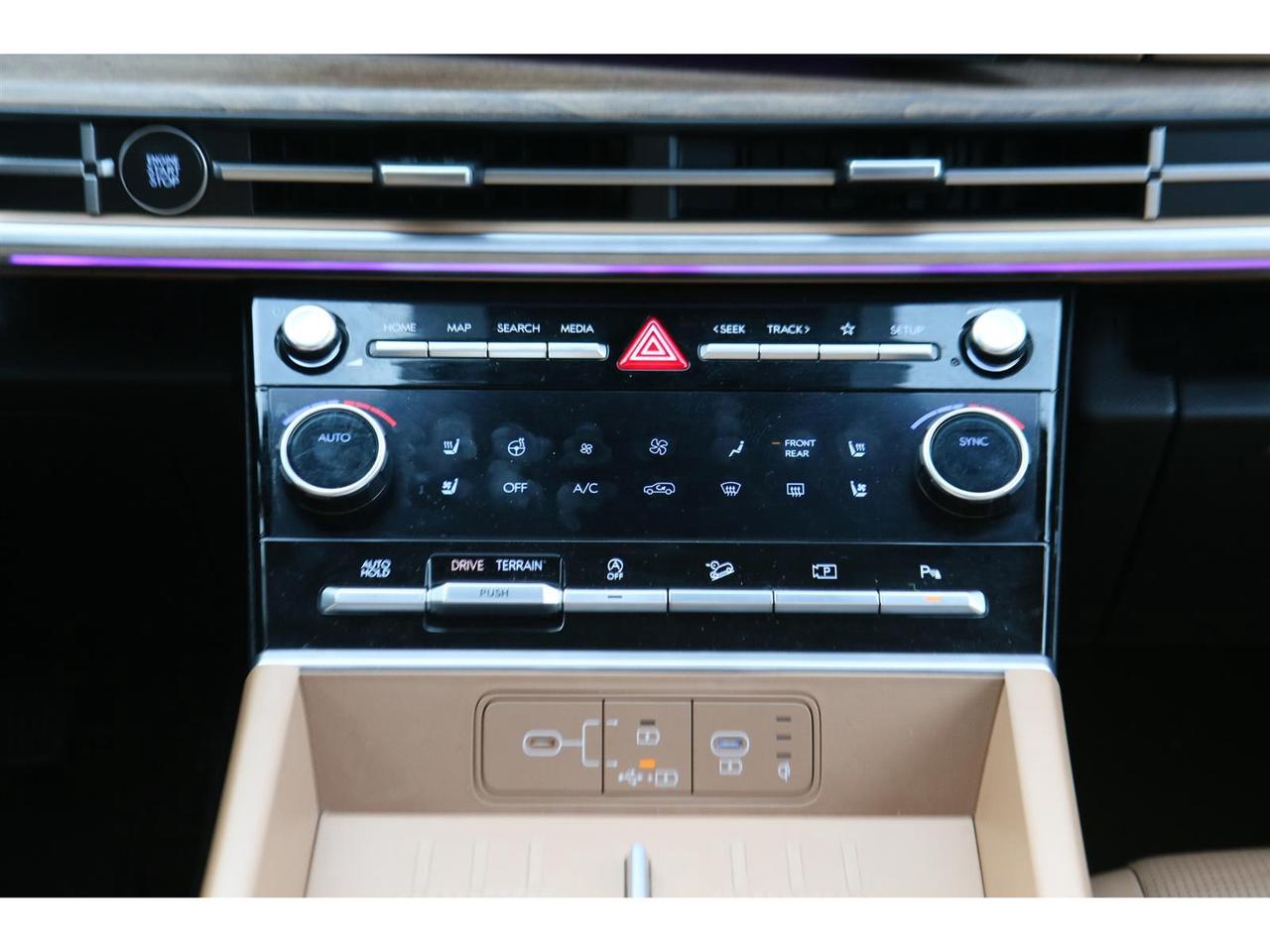 2024 Hyundai Santa Fe Limited AWD Photo