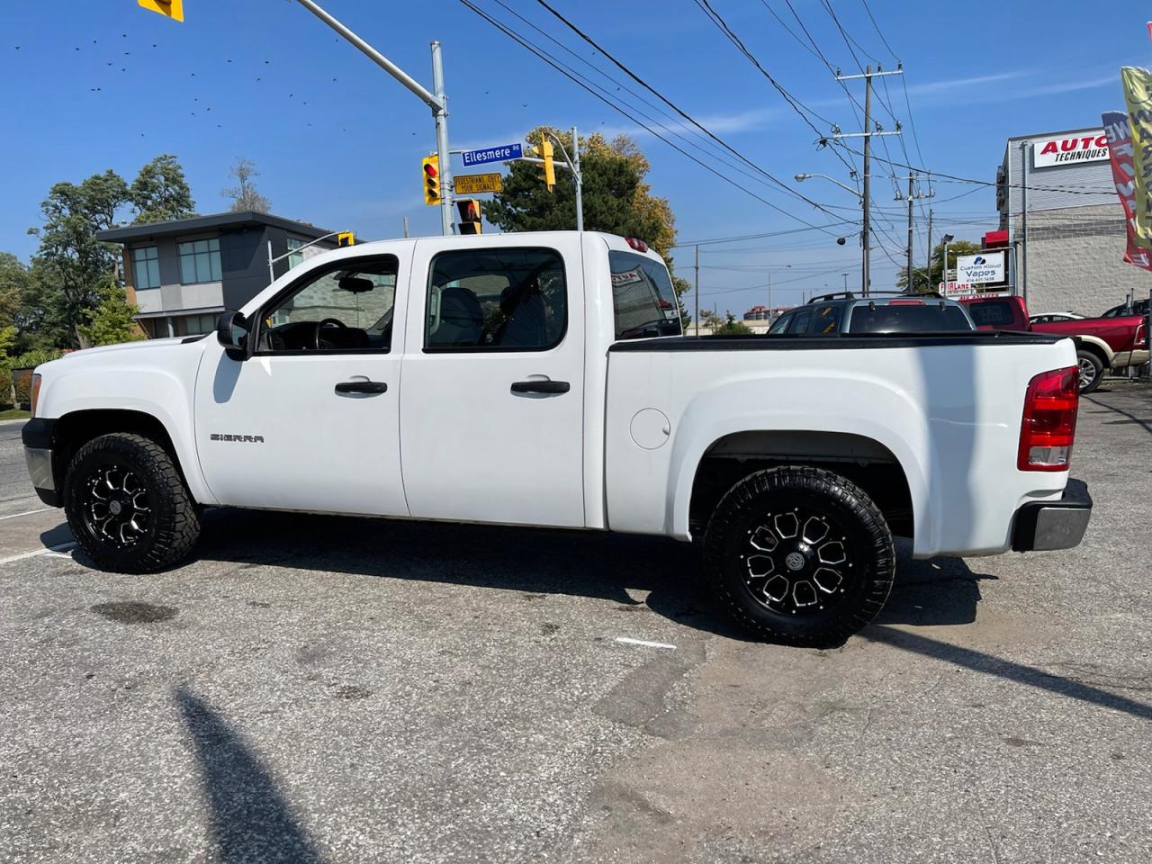 2013 GMC Sierra 1500 Crew Cab 4WD Photo3