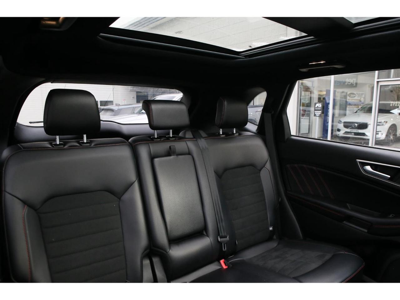 2024 Ford Edge ST-Line - AWD - Navigation - Leather Seats -Pano Roof - Dual Zone Climate - Adaptive Cruise Photo