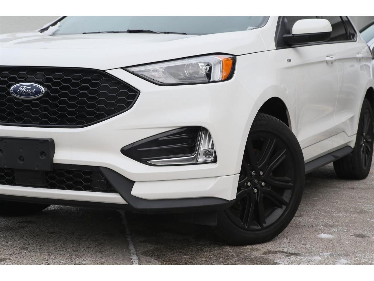 2024 Ford Edge ST-Line - AWD - Navigation - Leather Seats - Apple Car Play - Dual Zone Climate - Adaptive Cruise Photo