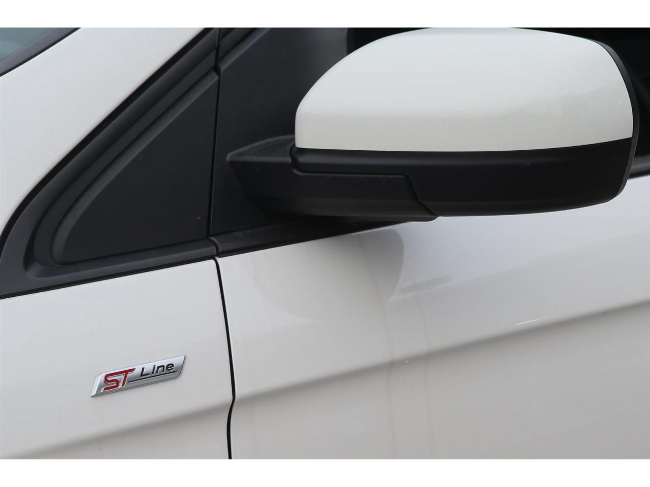 2024 Ford Edge ST-Line - AWD - Navigation - Leather Seats - Apple Car Play - Dual Zone Climate - Adaptive Cruise Photo