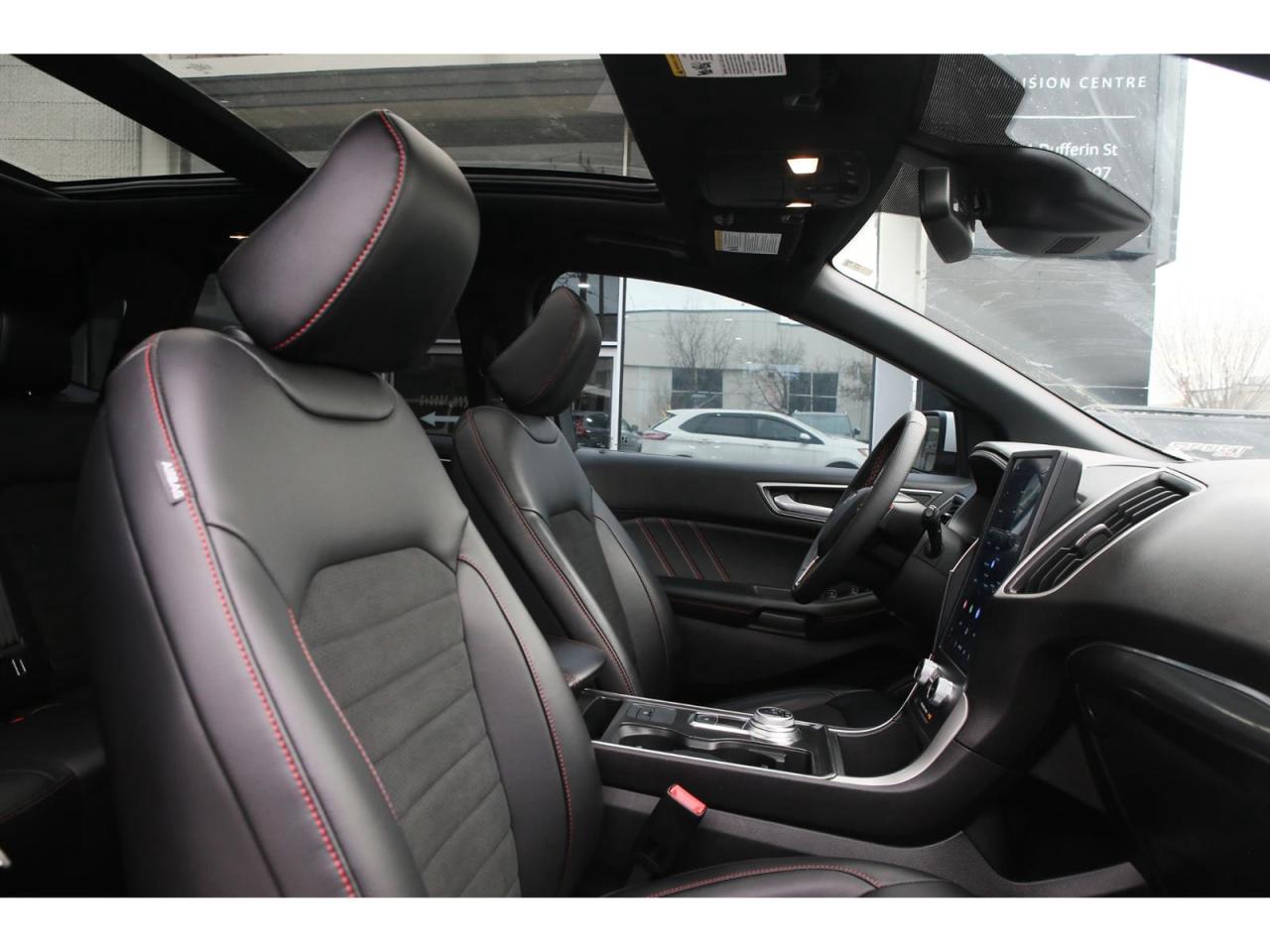 2024 Ford Edge ST-Line - AWD - Navigation - Leather Seats - Apple Car Play - Dual Zone Climate - Adaptive Cruise Photo