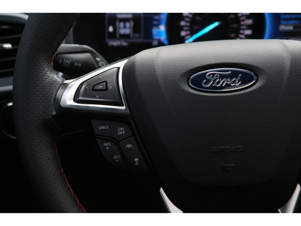 2024 Ford Edge ST-Line - AWD - Navigation - Leather Seats - Apple Car Play - Dual Zone Climate - Adaptive Cruise Photo