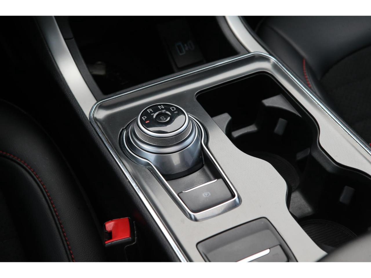 2024 Ford Edge ST-Line - AWD - Navigation - Leather Seats - Apple Car Play - Dual Zone Climate - Adaptive Cruise Photo