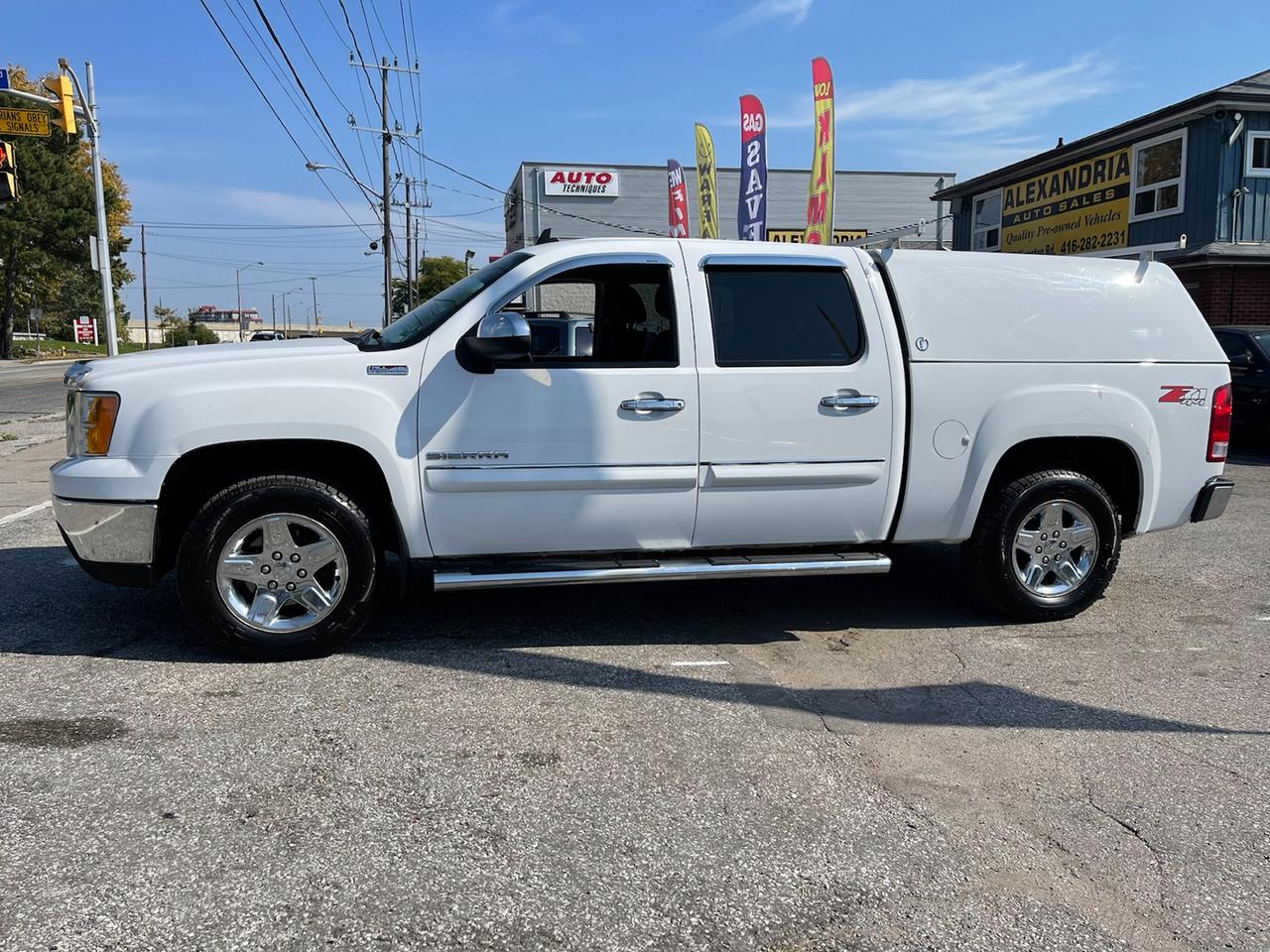 2012 GMC Sierra 1500 SLE Crew Cab 4WD Photo3