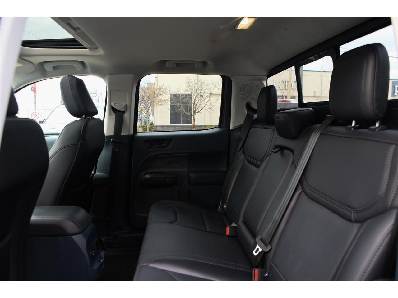2024 Ford Maverick Lariat AWD | Black Appearance Package | Moonroof | 8'' Touchscreen Photo
