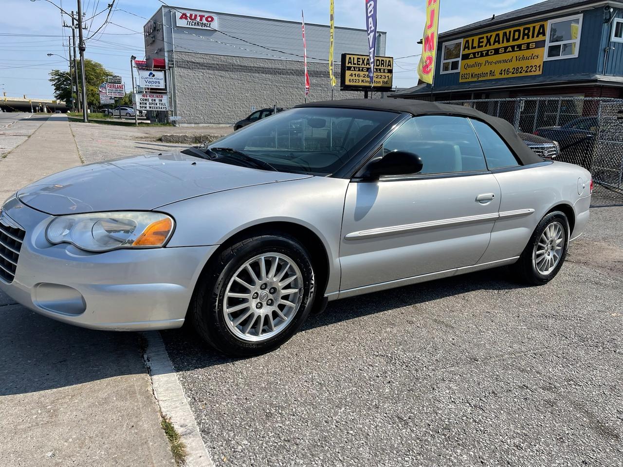 2006 Chrysler Sebring TOURING CONVERTIBLE Photo2