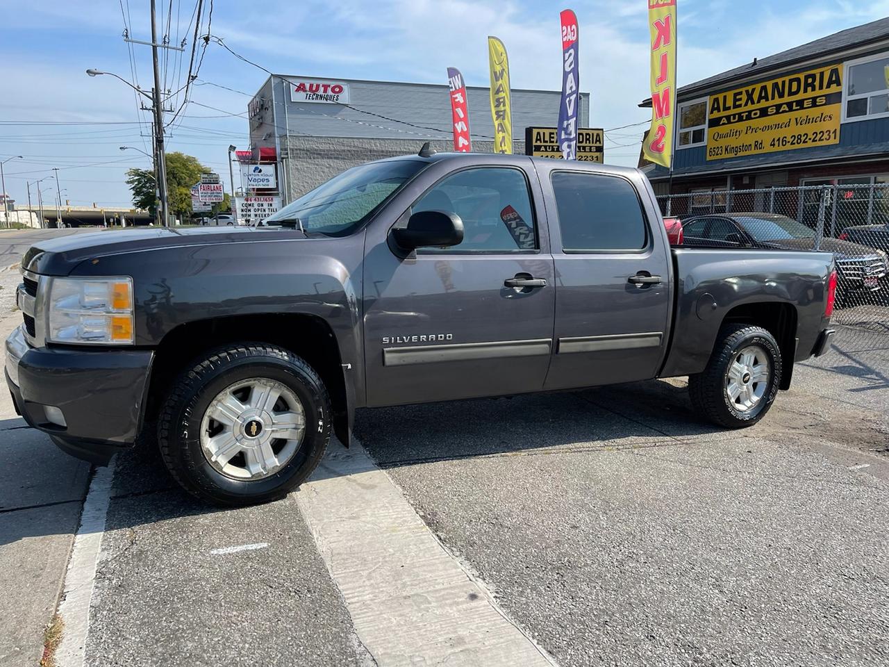 2010 Chevrolet Silverado 1500 LT1 Crew Cab 4WD Photo2