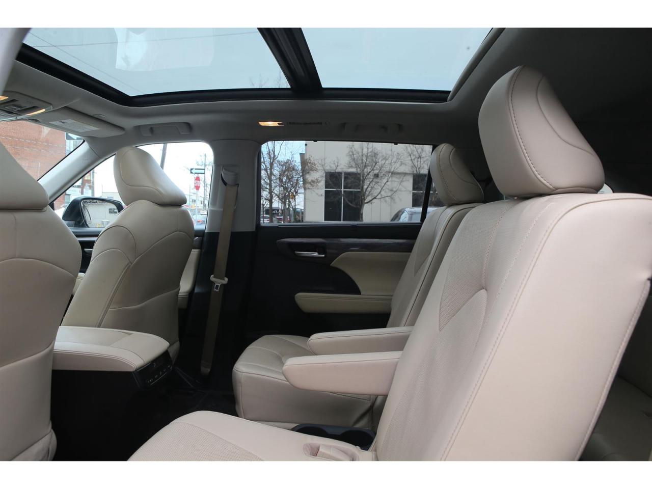 2023 Toyota Highlander Hybrid HYBRID Limited AWD | 7 Pass | Pano Roof | Leather Seats | Navi | Photo