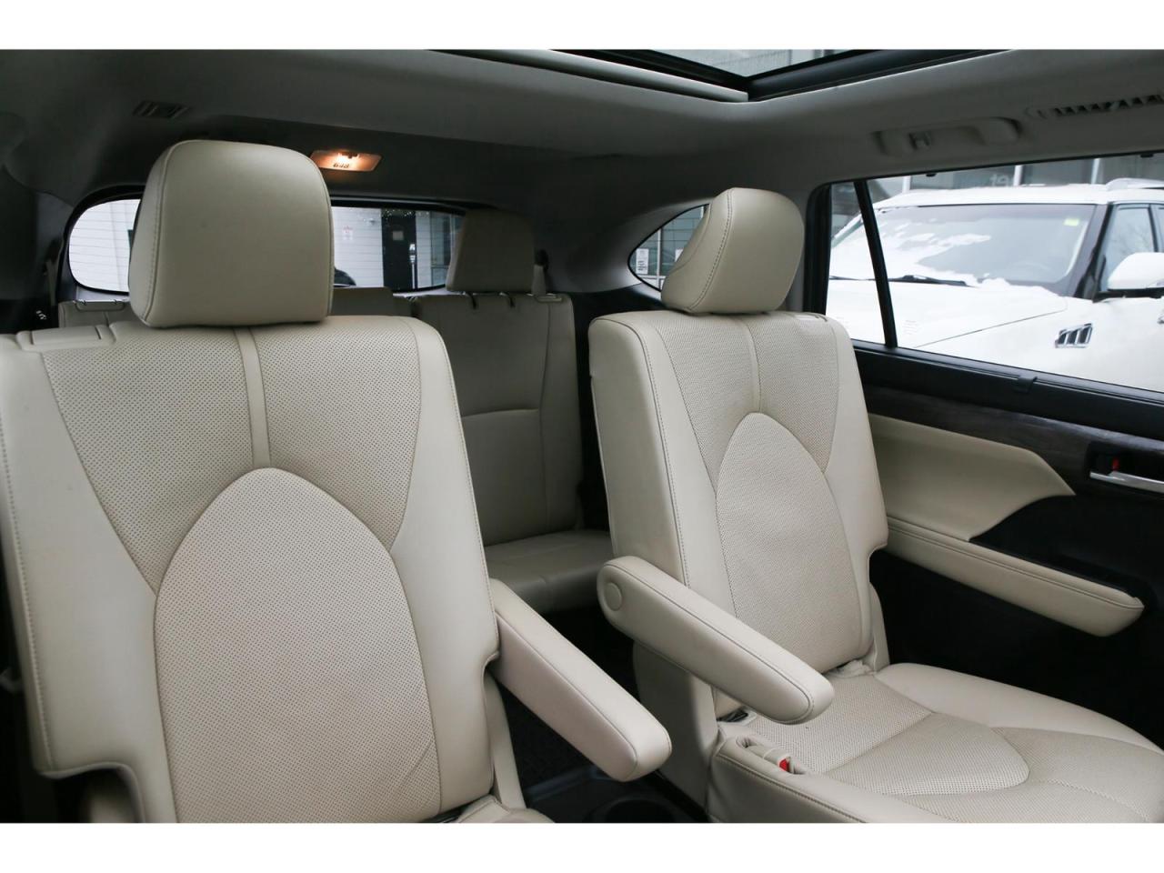 2023 Toyota Highlander Hybrid HYBRID Limited AWD | 7 Pass | Pano Roof | Leather Seats | Navi | Photo