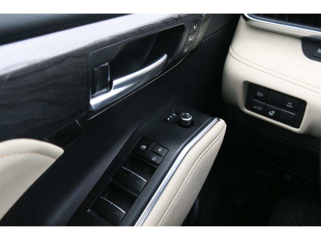 2023 Toyota Highlander Hybrid HYBRID Limited AWD | 7 Pass | Pano Roof | Leather Seats | Navi | Photo