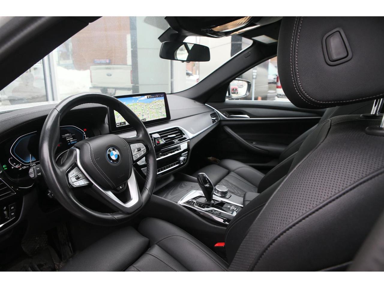 2023 BMW 530xi 530xe Plug-In-Hybrid Photo