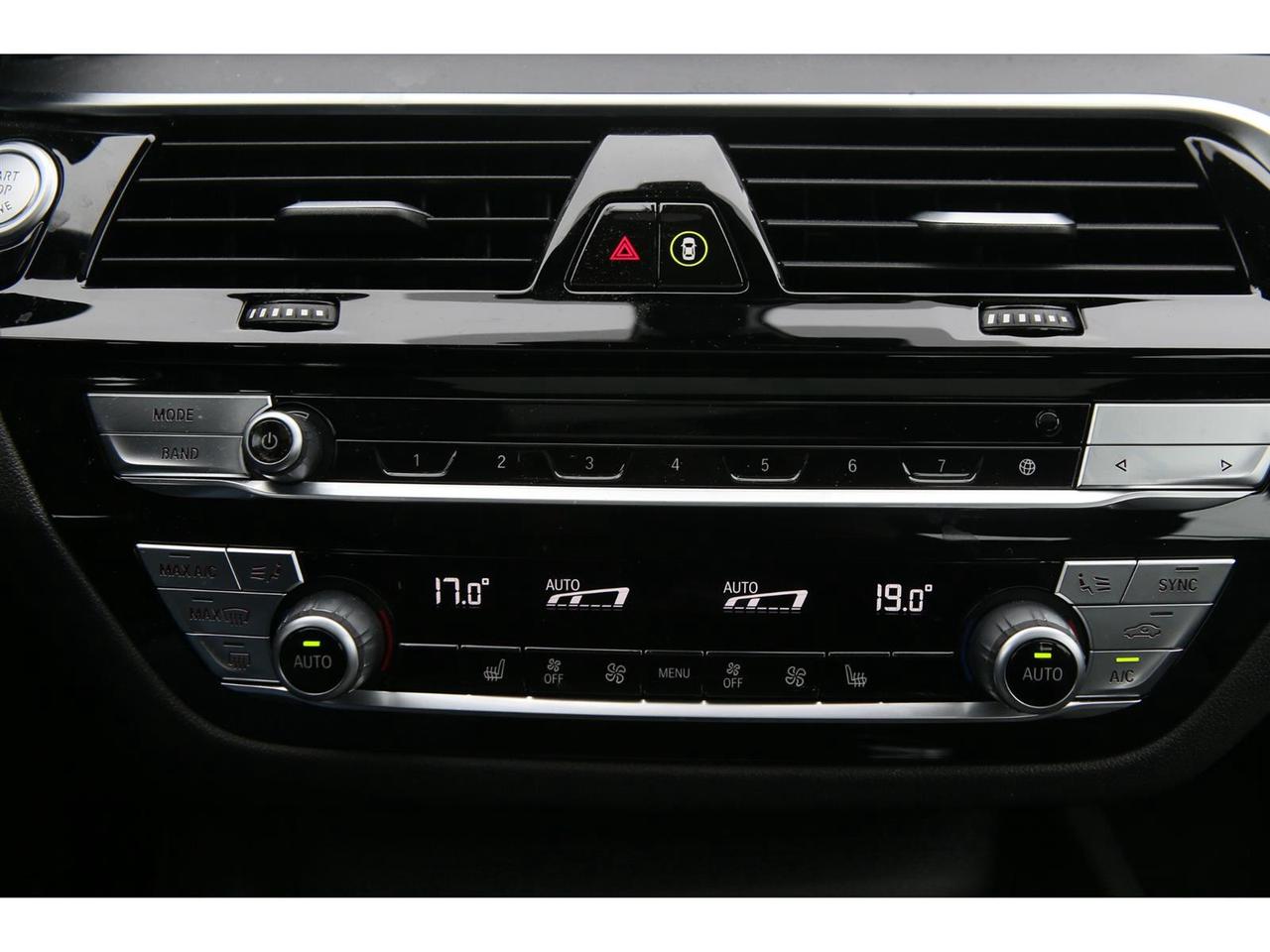 2023 BMW 530xi 530xe Plug-In-Hybrid Photo