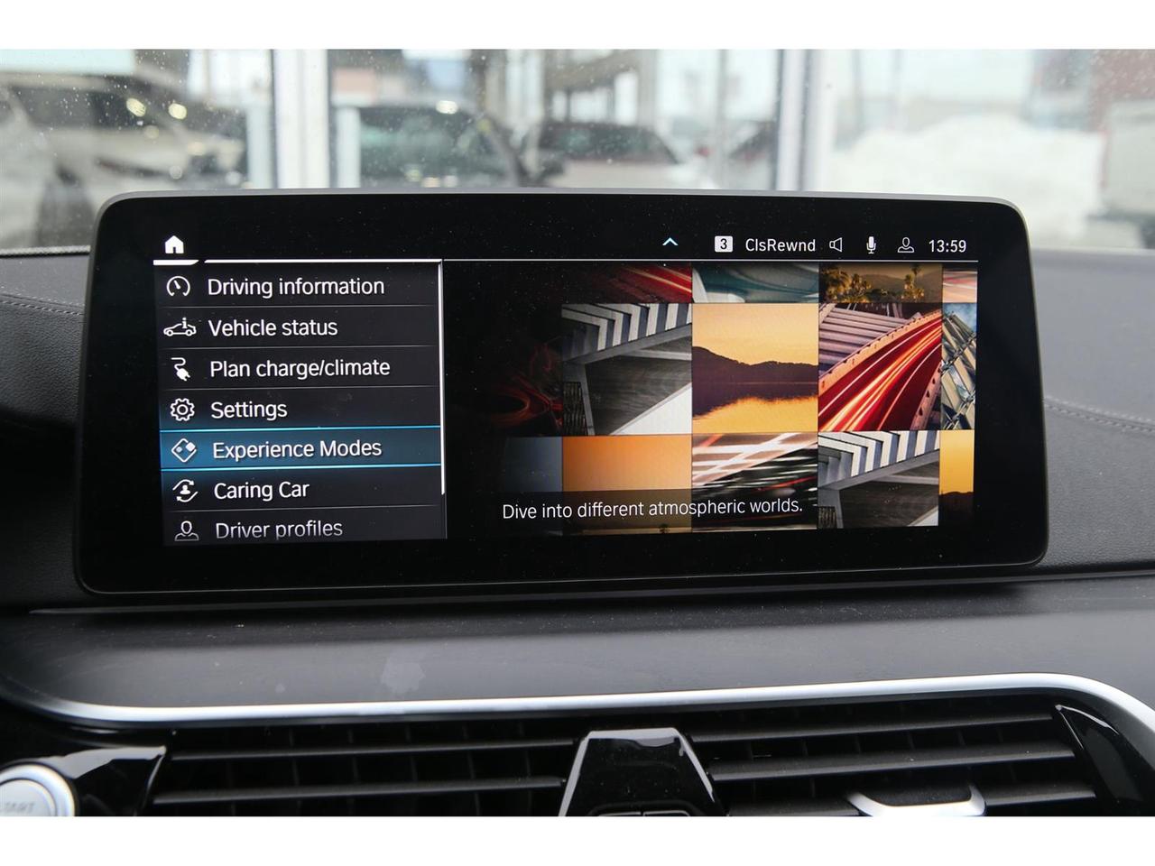 2023 BMW 530xi 530xe Plug-In-Hybrid Photo