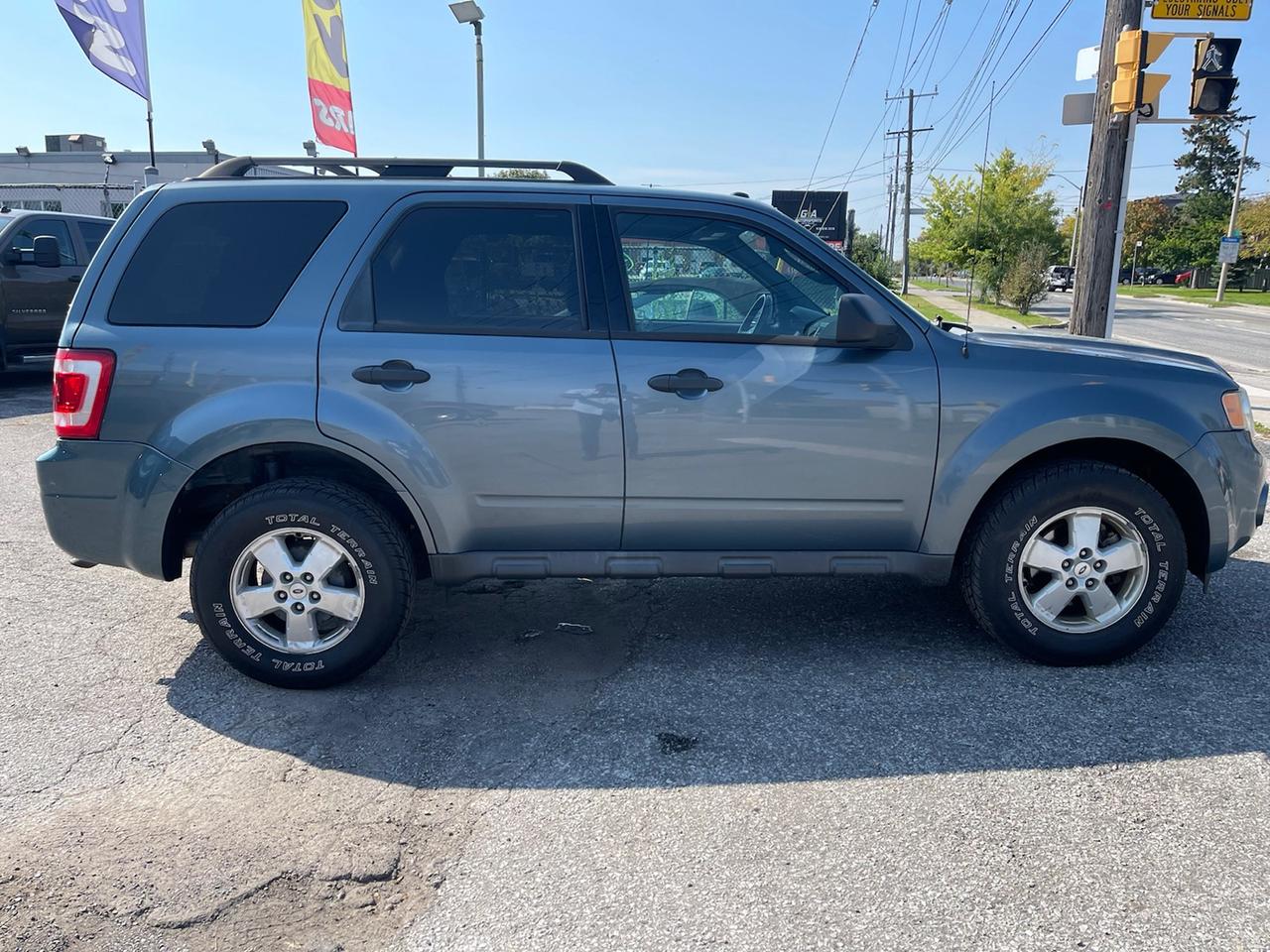 2010 Ford Escape XLT FWD Photo