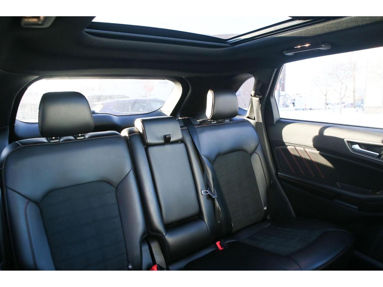 2021 Ford Edge ST Line AWD Photo