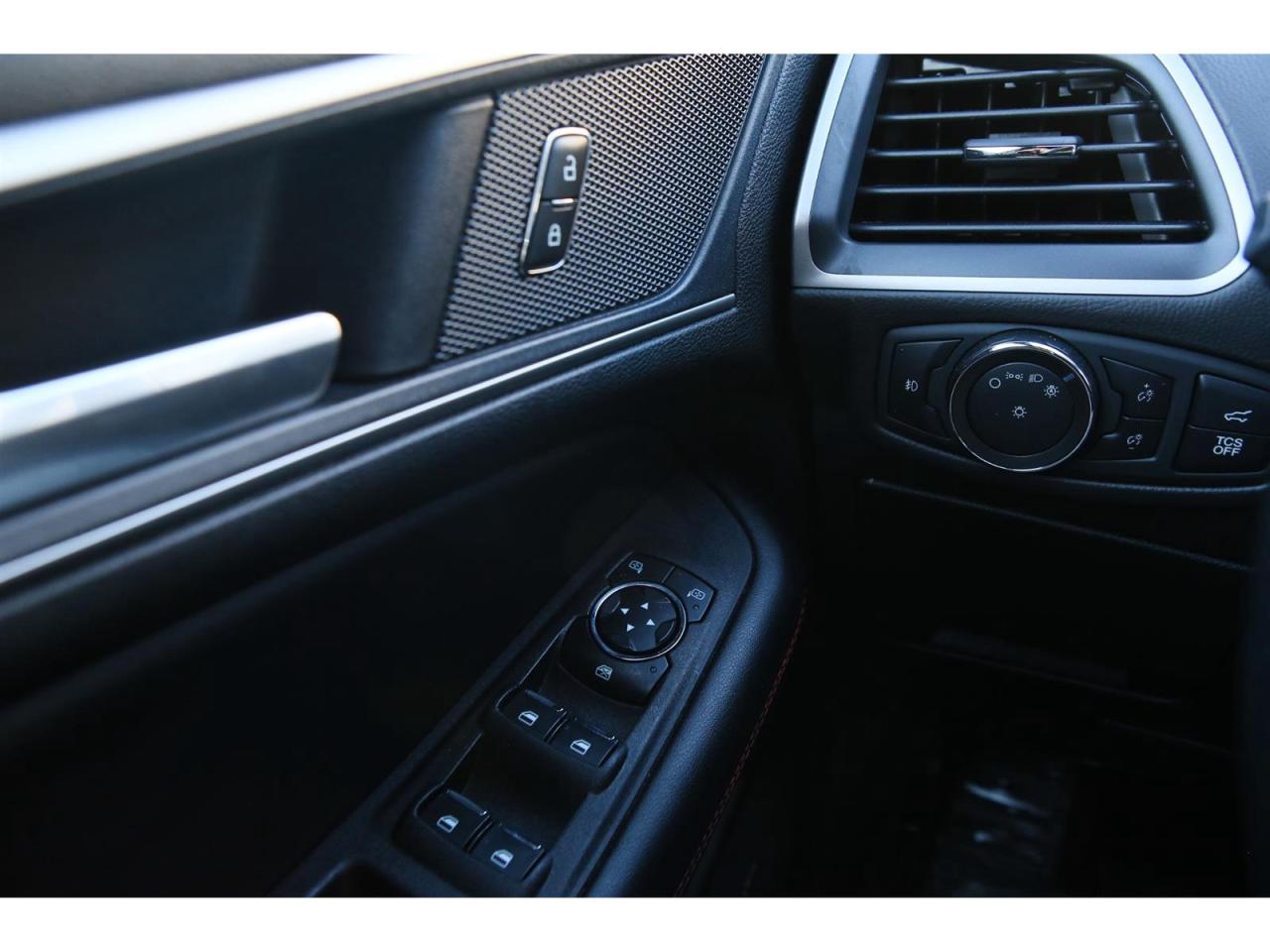 2021 Ford Edge ST Line AWD Photo