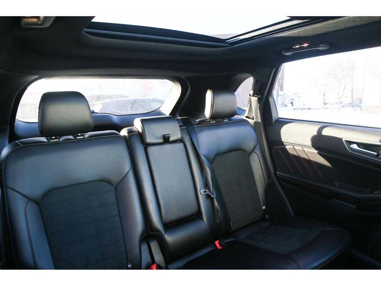 2021 Ford Edge ST Line AWD Photo