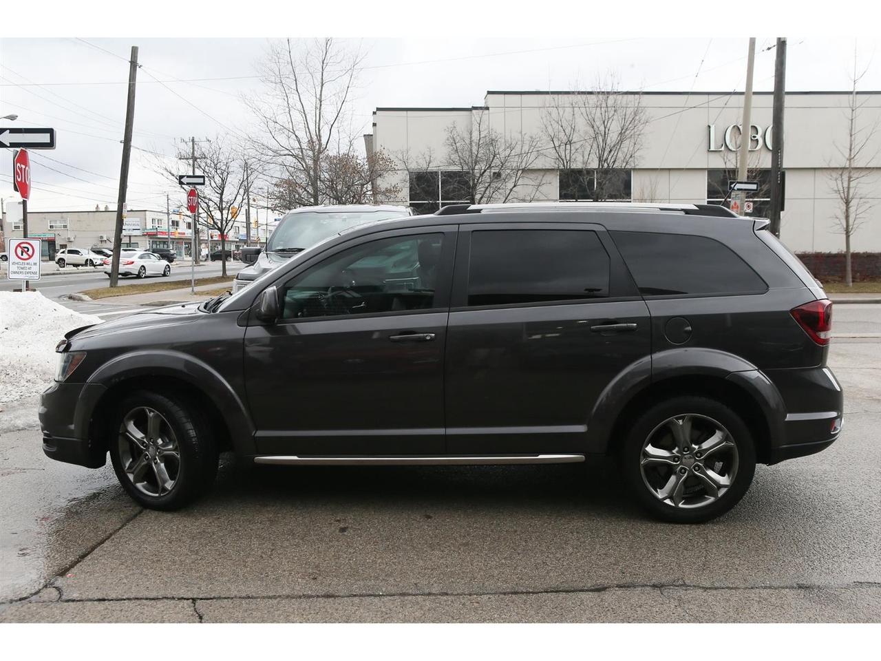 2017 Dodge Journey Crossroad Plus AWD | 7 Passenger | Rear DVD | Navigation | Leather Seats Photo3
