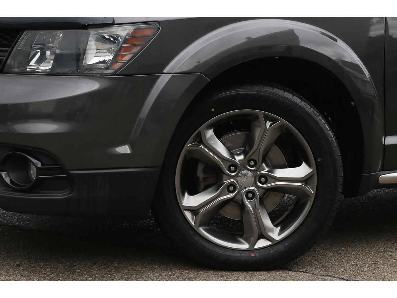 2017 Dodge Journey Crossroad Plus AWD | 7 Passenger | Rear DVD | Navigation | Leather Seats Photo