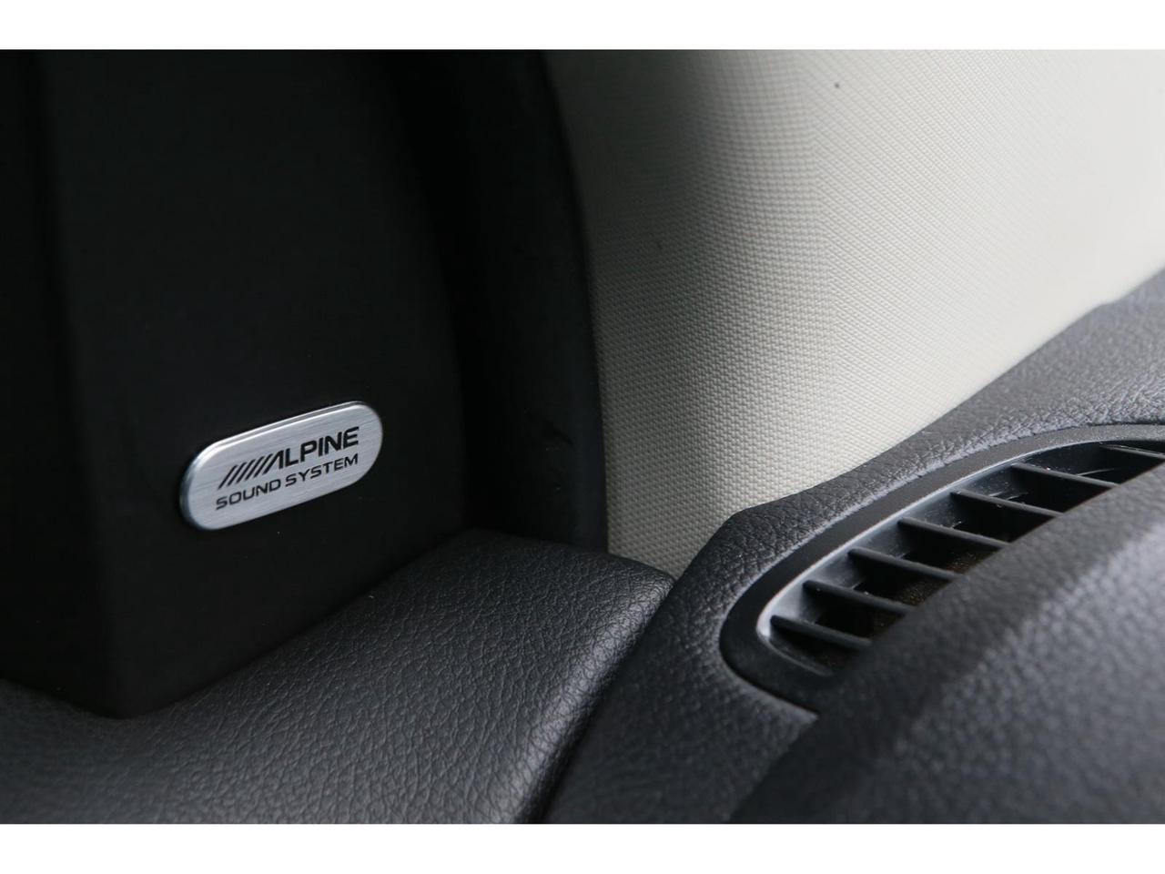 2017 Dodge Journey Crossroad Plus AWD | 7 Passenger | Rear DVD | Navigation | Leather Seats Photo