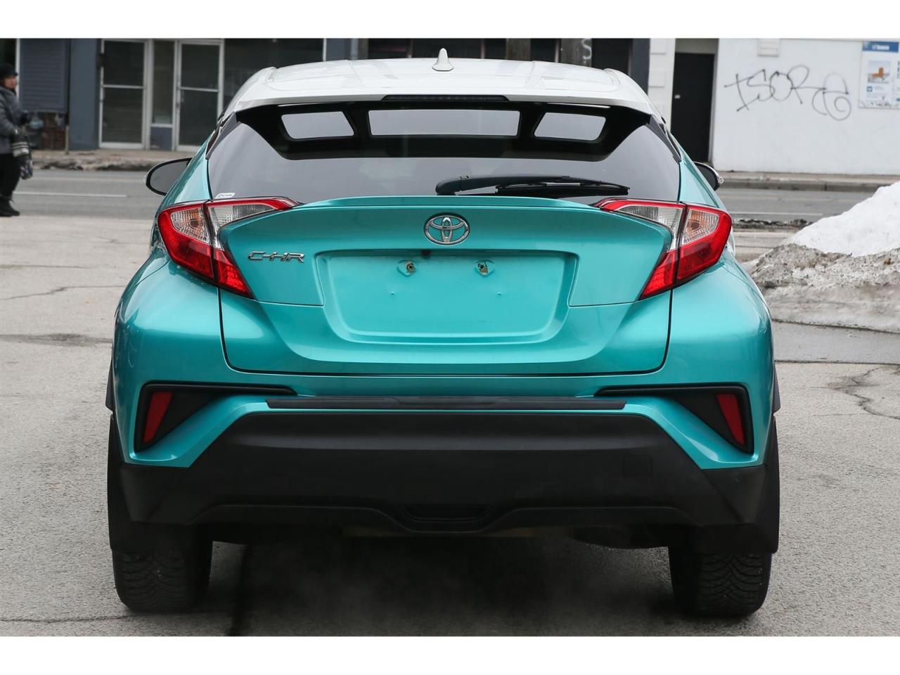 2018 Toyota C-HR XLE Premium Photo
