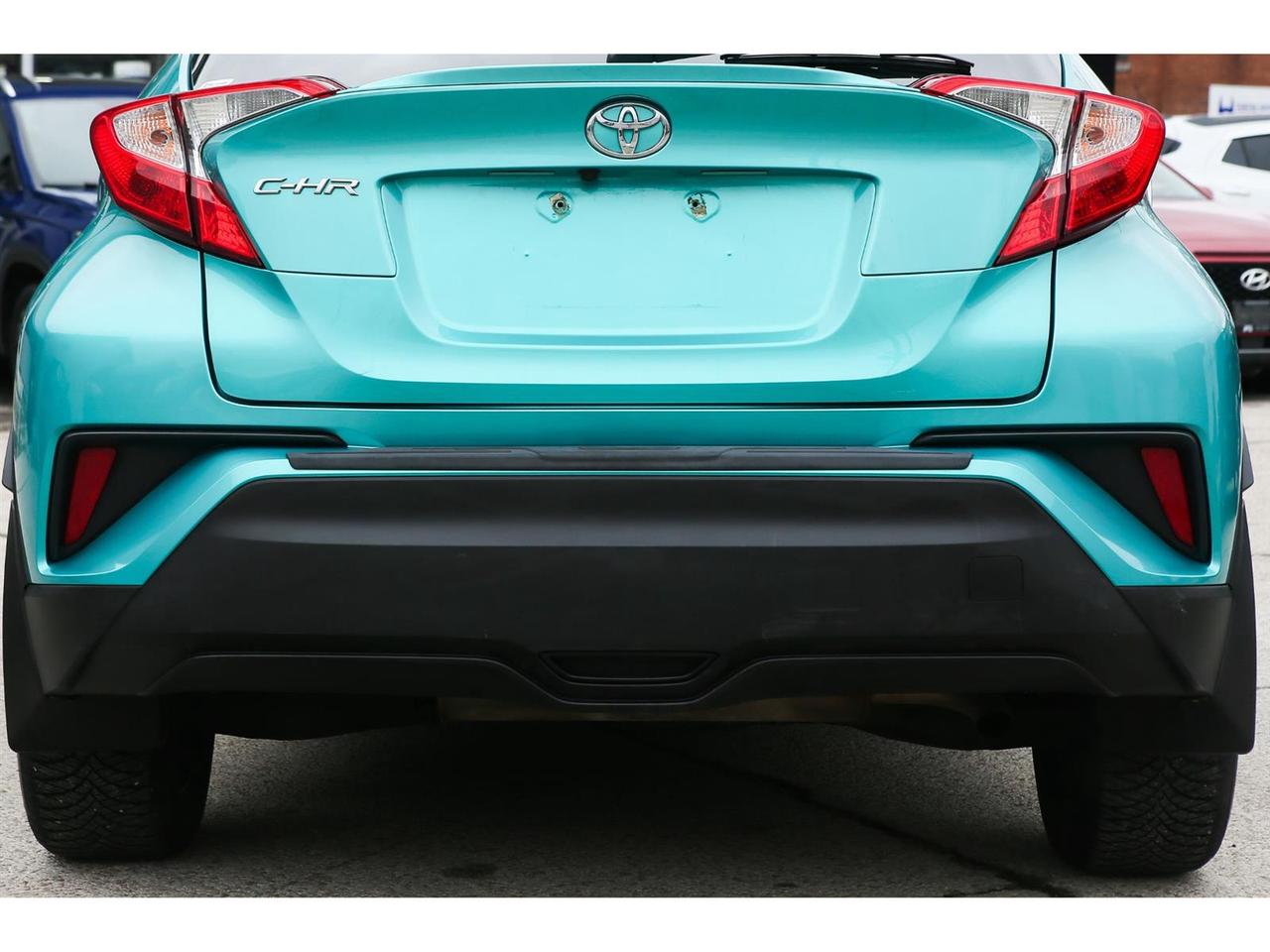 2018 Toyota C-HR XLE Premium Photo