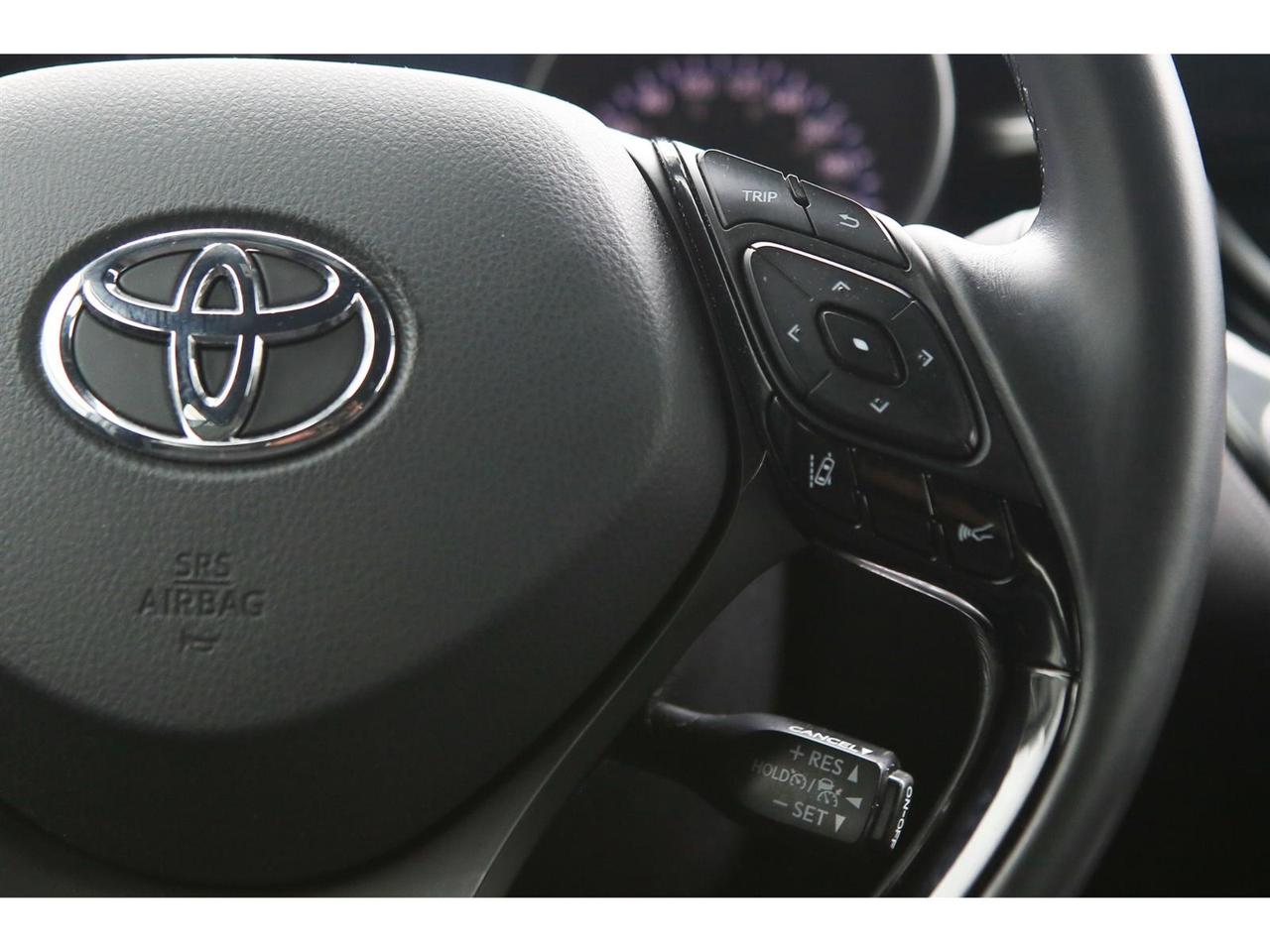 2018 Toyota C-HR XLE Premium Photo