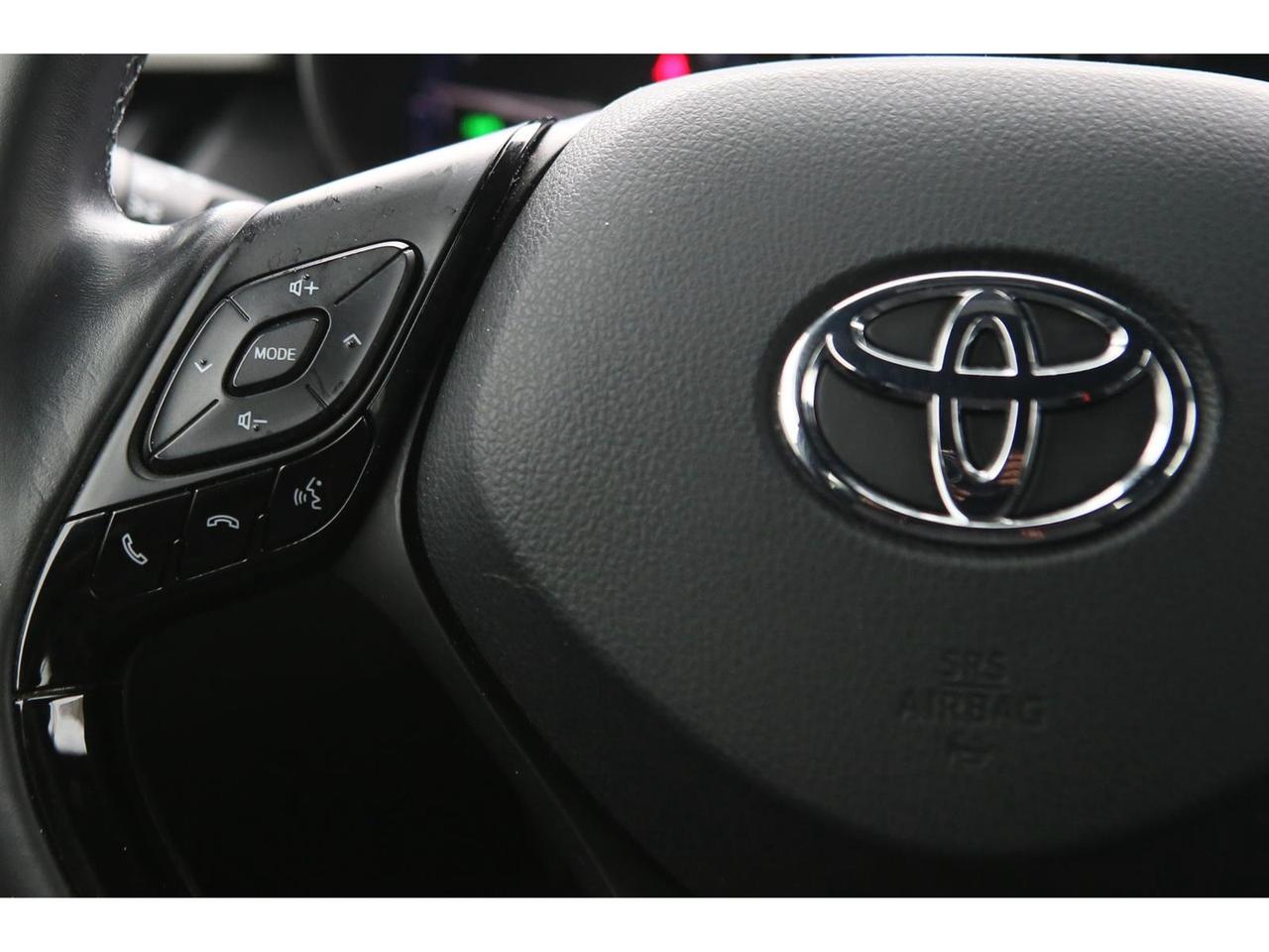 2018 Toyota C-HR XLE Premium Photo