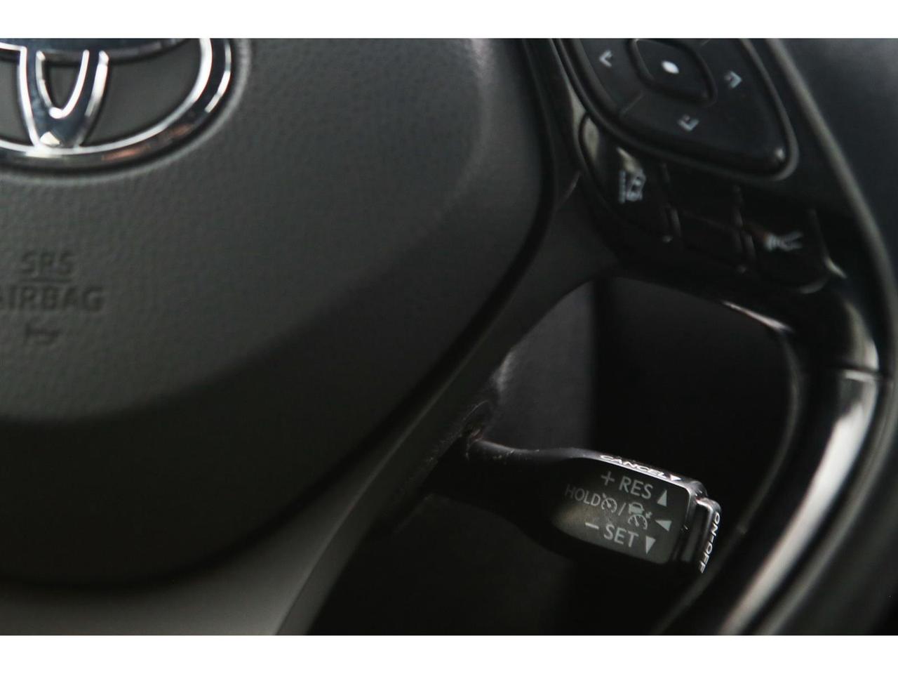 2018 Toyota C-HR XLE Premium Photo