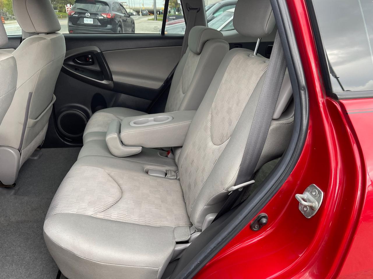 2011 Toyota RAV4 Base I4 4WD Photo