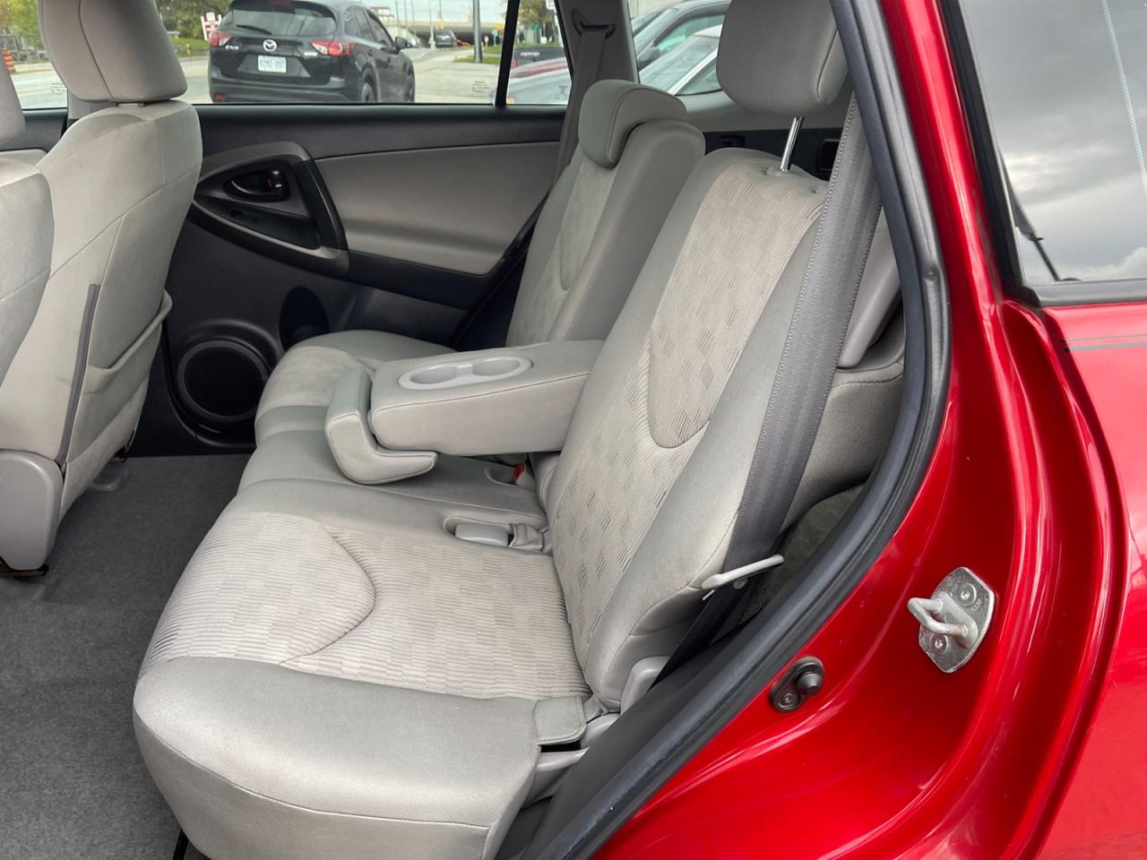 2011 Toyota RAV4 Base I4 4WD Photo