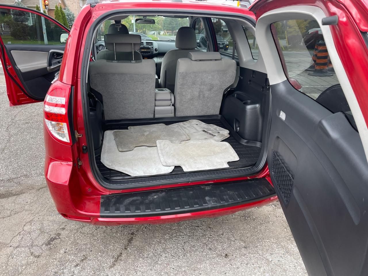 2011 Toyota RAV4 Base I4 4WD Photo